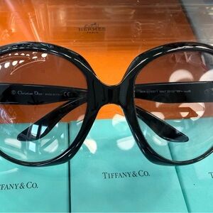 SOLD! DO NOT BUY!!!!🚨🚨
Dior Black Women's Sunglasses